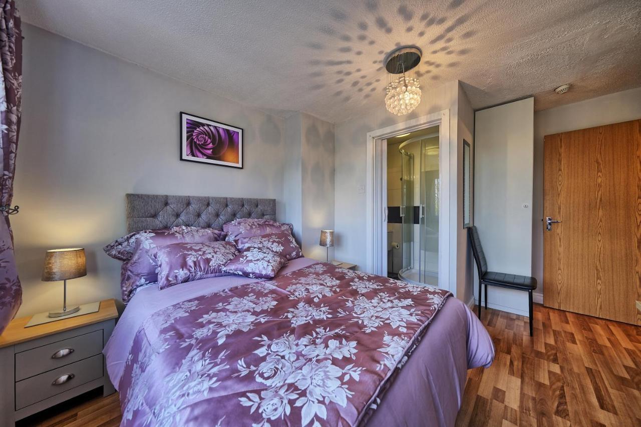 Upton Village Guest House Биркенхед Екстериор снимка